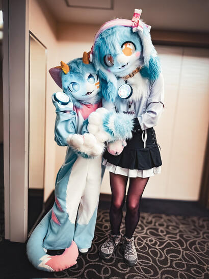 隣はAsha(Dindinさん) 📷@OwO_HOYA